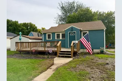513 W Lincoln Street, Luverne, MN 56156 - Photo 1