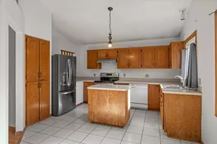 8961 Sycamore Ln N, Maple Grove, MN 55369 - Photo 9