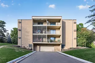 11160 Anderson Lakes Pkwy, Eden Prairie, MN 55344 - Photo 29