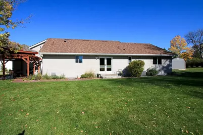 730 Tyler Street SW, Hutchinson, MN 55350 - Photo 21