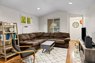 1027 5th Street E, Saint Paul, MN 55106 - Photo 3