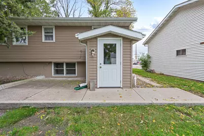 109 10th Avenue SE, Waseca, MN 56093 - Photo 23