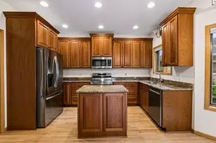 13028 Garvin Brook Ln, Apple Valley, MN 55124 - Photo 9