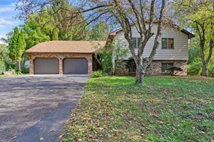 2764 Southlawn Dr, Maplewood, MN 55109 - Photo 1
