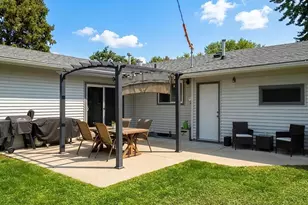 4247 Sandstone Dr, Eagan, MN 55122 - Photo 3