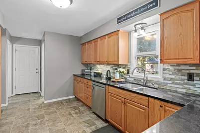 2357 Beam Avenue, Maplewood, MN 55109 - Photo 5
