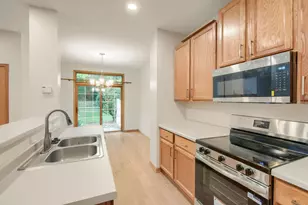 3710 Vermilion Ct S, Eagan, MN 55122 - Photo 5