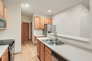 3710 Vermilion Ct S, Eagan, MN 55122 - Photo 9