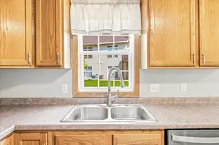 2442 Autumn Ridge Ct, Chanhassen, MN 55317 - Photo 15