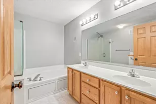 2442 Autumn Ridge Ct, Chanhassen, MN 55317 - Photo 21