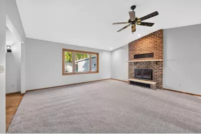 11043 98th Place N, Maple Grove, MN 55369 - Photo 3
