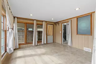 906 Sherwood Ave, Saint Paul, MN 55106 - Photo 27