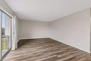 2800 Hillsboro Ave N, New Hope, MN 55427 - Photo 3