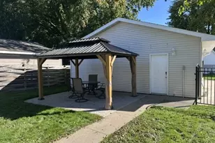 911 3rd Ave NW, Austin, MN 55912 - Photo 3