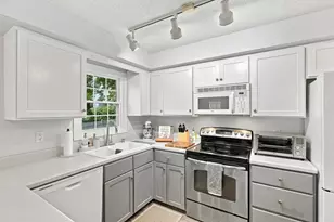 7505 W 111th St, Bloomington, MN 55438 - Photo 7