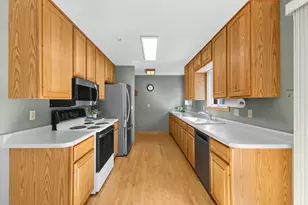 4212 Desoto St, Vadnais Heights, MN 55127 - Photo 3