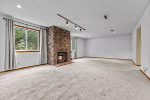 4212 Desoto St, Vadnais Heights, MN 55127 - Photo 15