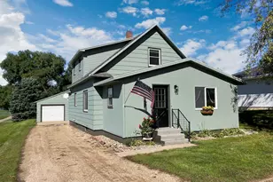 404 E Cottonwood St, Springfield, MN 56087 - Photo 1