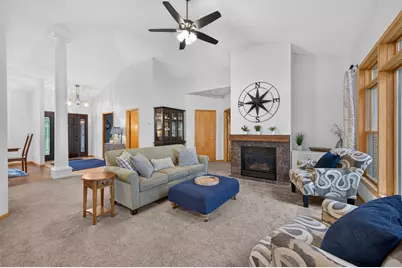 11140 Lake Pointe Drive, Chisago City, MN 55013 - Photo 5
