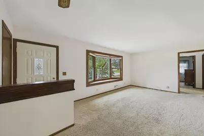 8831 Greenway Avenue S, Cottage Grove, MN 55016 - Photo 5