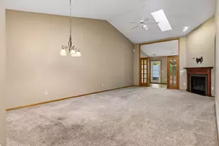 7658 Newbury Rd, Woodbury, MN 55125 - Photo 5