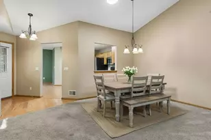 7658 Newbury Rd, Woodbury, MN 55125 - Photo 7