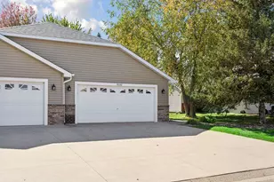 7658 Newbury Rd, Woodbury, MN 55125 - Photo 43