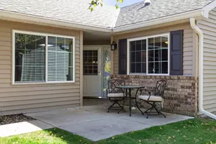 7658 Newbury Rd, Woodbury, MN 55125 - Photo 1