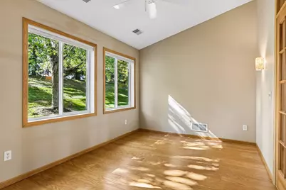 7658 Newbury Road, Woodbury, MN 55125 - Photo 15