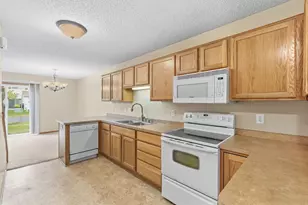 3534 Sterling Heights Dr, River Falls, WI 54022 - Photo 9