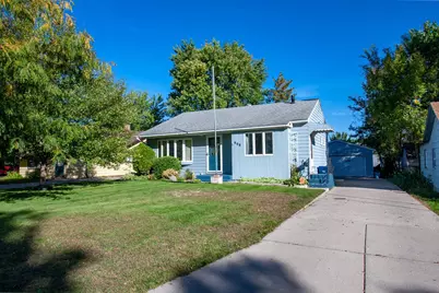 908 W Linden Street W, Fergus Falls, MN 56537 - Photo 3