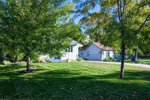 908 W Linden Street W, Fergus Falls, MN 56537 - Photo 3