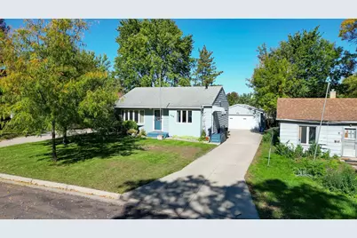 908 W Linden Street W, Fergus Falls, MN 56537 - Photo 1