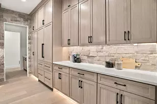 1426 Holdridge Cir, Wayzata, MN 55391 - Photo 15
