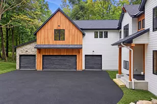 1426 Holdridge Cir, Wayzata, MN 55391 - Photo 3