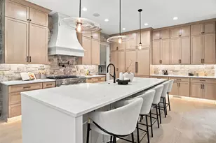 1426 Holdridge Cir, Wayzata, MN 55391 - Photo 13