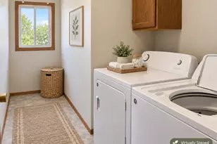 703 N 5th St, Marshall, MN 56258 - Photo 9