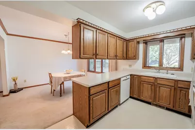 3379 Southgate Court #B, Eau Claire, WI 54701 - Photo 7