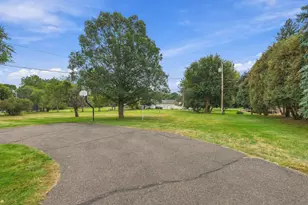 1750 Crestridge Ln, Eagan, MN 55122 - Photo 25