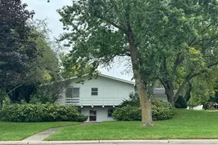 15 10th St SE, Wells, MN 56097 - Photo 3