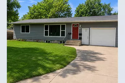 605 Pleasant Avenue, Marshall, MN 56258 - Photo 7