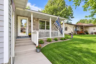 260 Westgate Dr, Winsted, MN 55395 - Photo 3