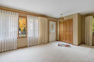 2010 Norton Rd, Duluth, MN 55803 - Photo 11