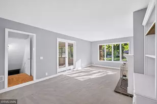 43 Suzanne Ave, Vadnais Heights, MN 55127 - Photo 9