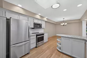 525 Sterling St S, Maplewood, MN 55119 - Photo 7