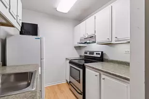 380 Ramsey St, Saint Paul, MN 55102 - Photo 9