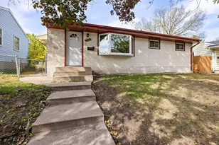 1097 Dale St N, Saint Paul, MN 55117 - Photo 1