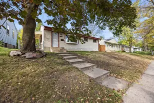 1097 Dale St N, Saint Paul, MN 55117 - Photo 9