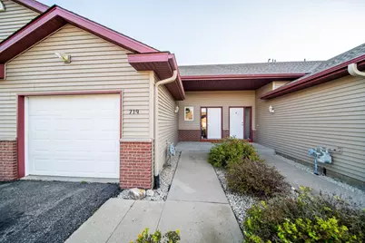 719 10th St SW, Pine Island, MN 55963 - Photo 1