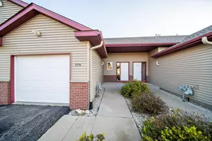 719 10th St SW, Pine Island, MN 55963 - Photo 1
